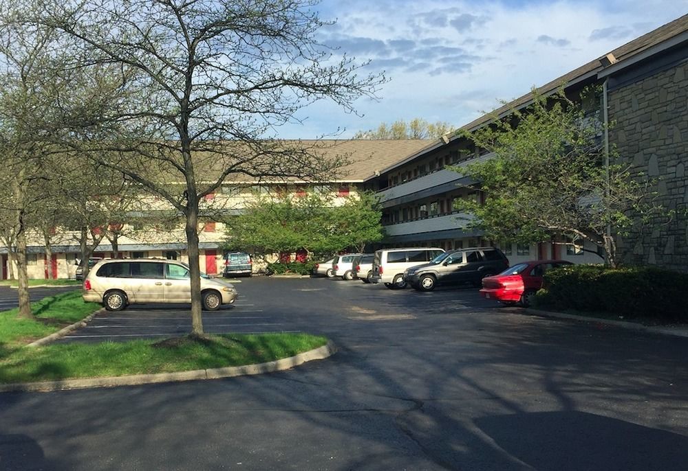 Continent Inn Columbus Exterior photo
